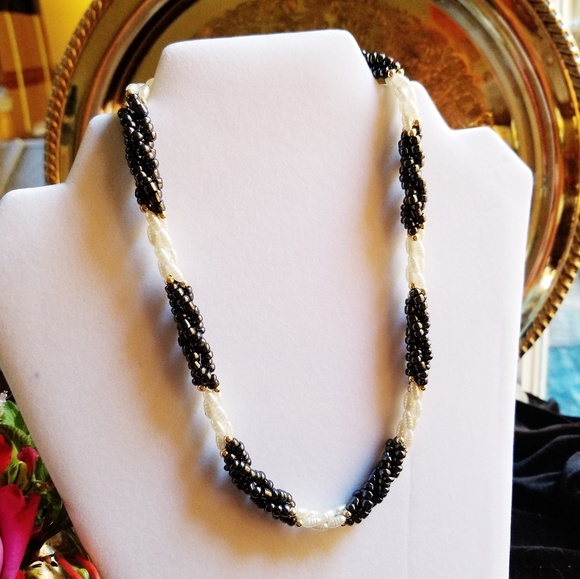 Entwined Pearl, Black & Gold Beaded Necklace VGUC - Picture 5 of 6